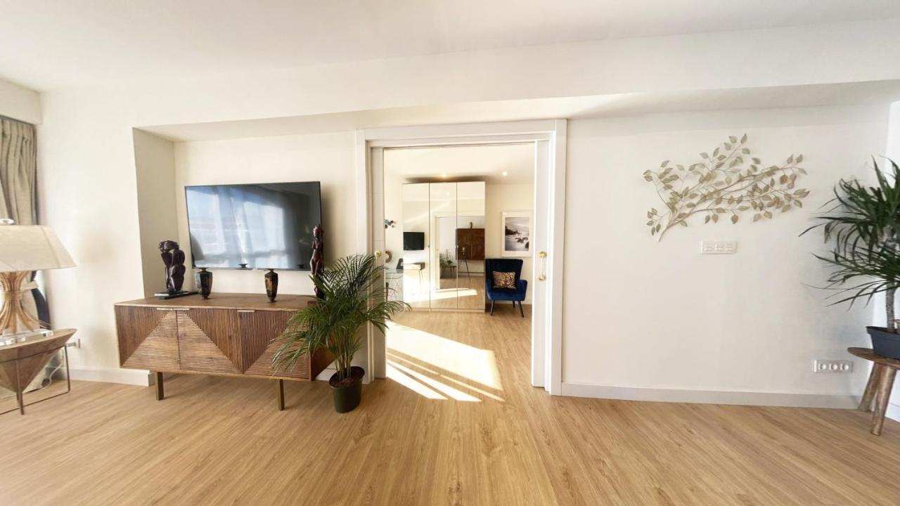 Miramar Luxurious Flat, 3 Double Rooms, Free Parking, Terrace, Completely New Сан-Себастьян Экстерьер фото