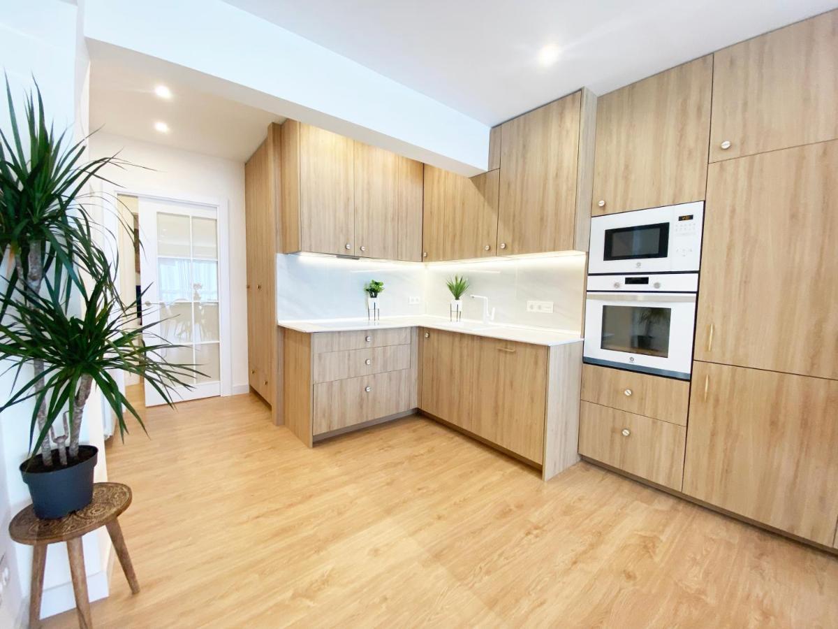 Miramar Luxurious Flat, 3 Double Rooms, Free Parking, Terrace, Completely New Сан-Себастьян Экстерьер фото